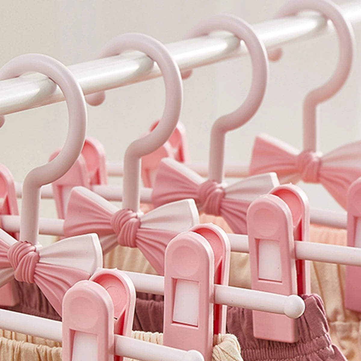 Children's bow anti-slip hangers