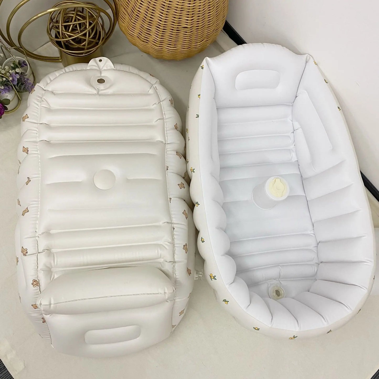 Infant inflatable bathtub