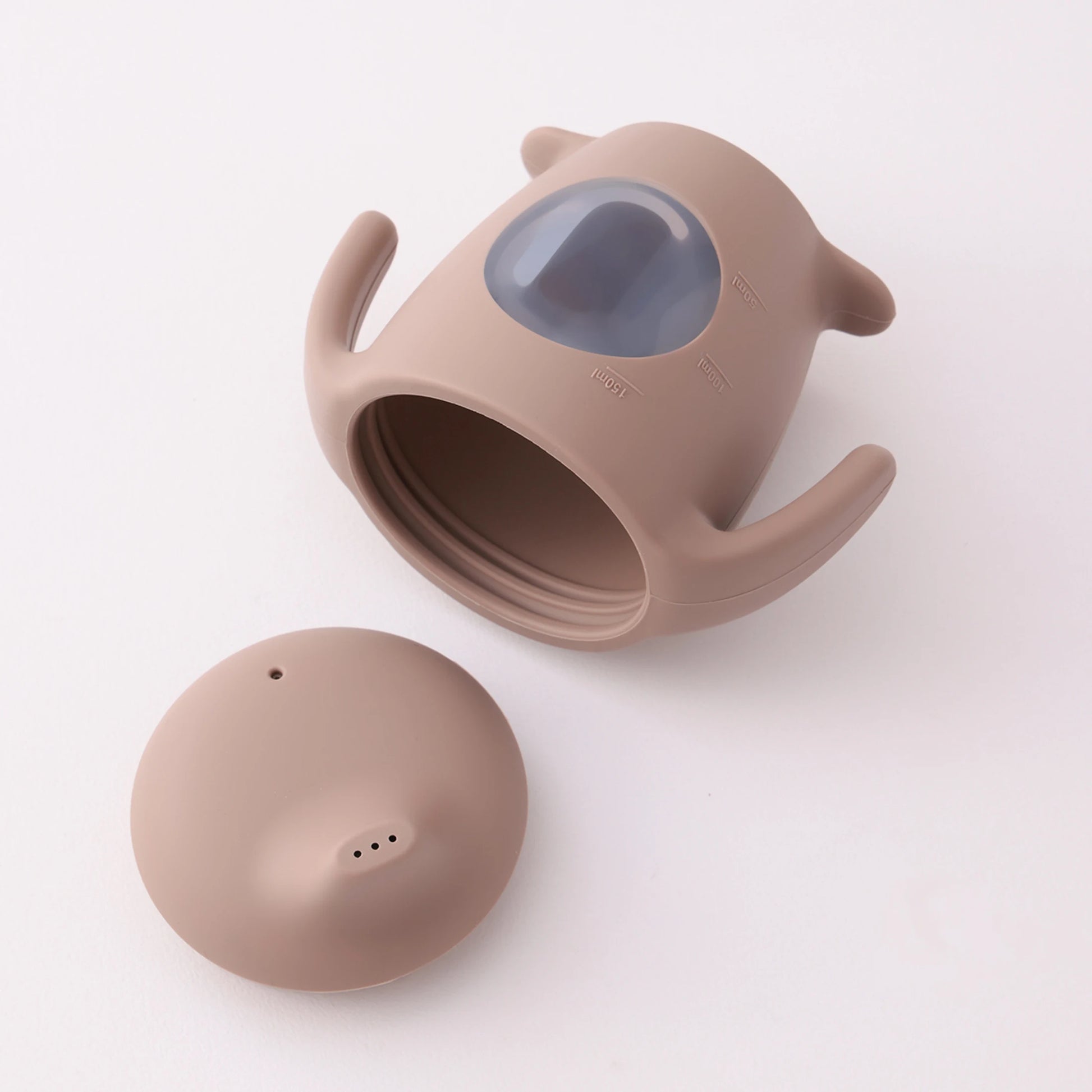 Cute penguin design baby sippy cup with silicone straw – Winnebaby