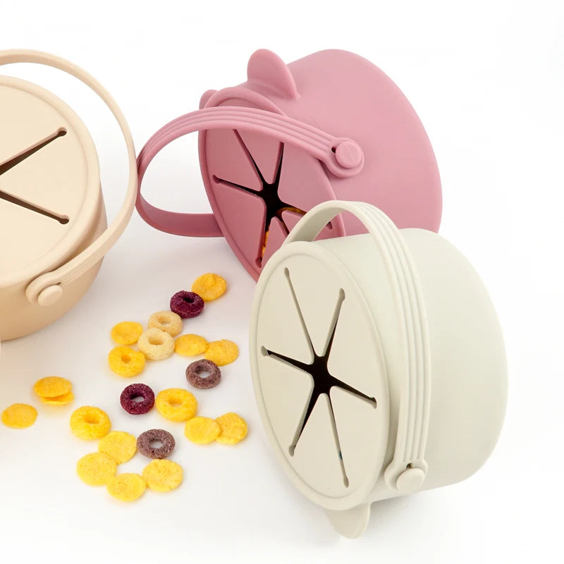 Baby snack time container with secure leakproof lids – Winnebaby